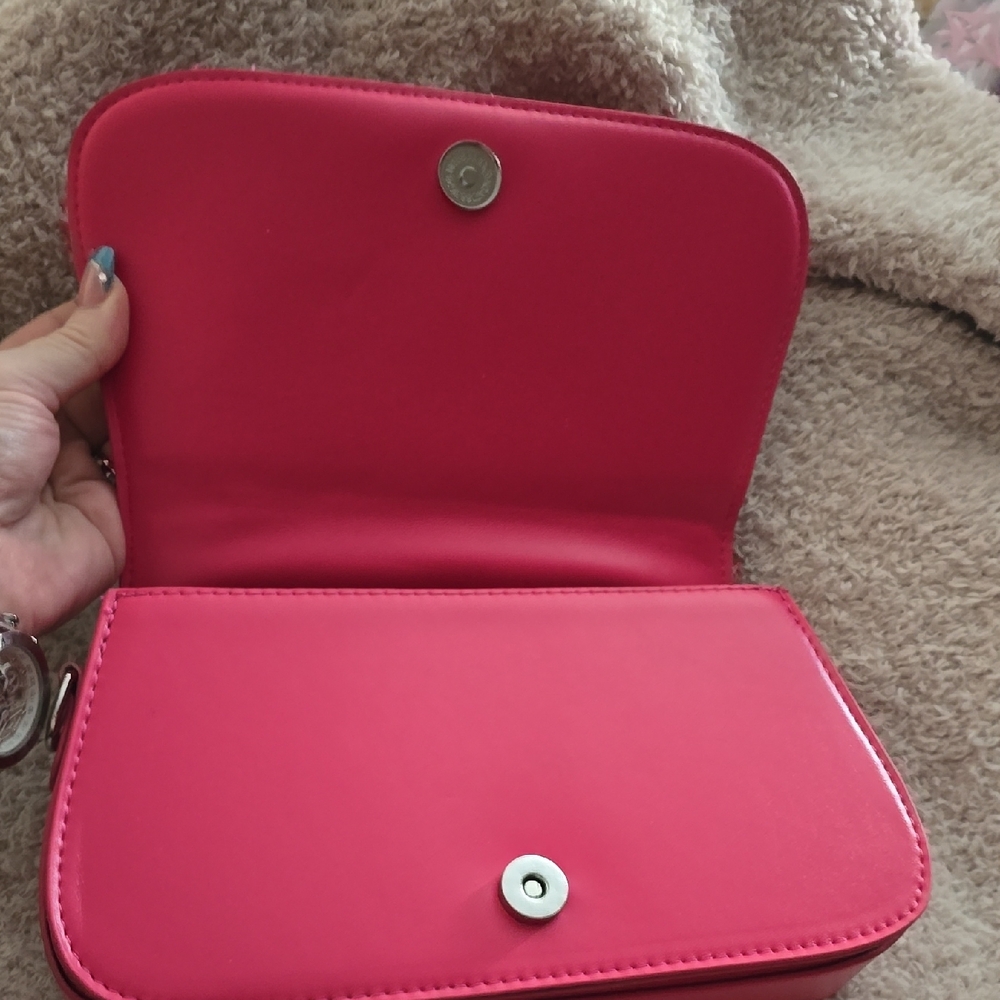 :FIRM: Hot Pink Quilted Crossbody Bag - Picture 8 of 12